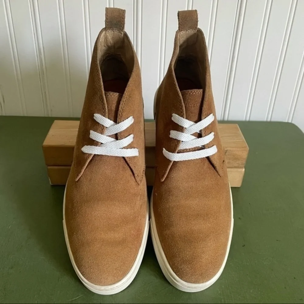 Frye Desert/Chukka Boots in Light Brown Suede